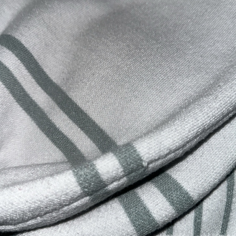 LUCCA Couture: Hygea Slouchy Stripped Sweater. White & Mint, size XS. - Picture 9 of 9